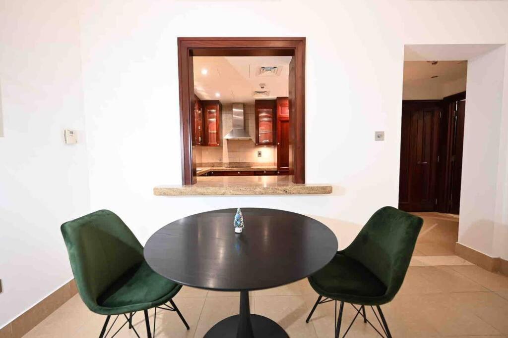 Brand New Furniture . Close To Dubai Mall. Esterno foto