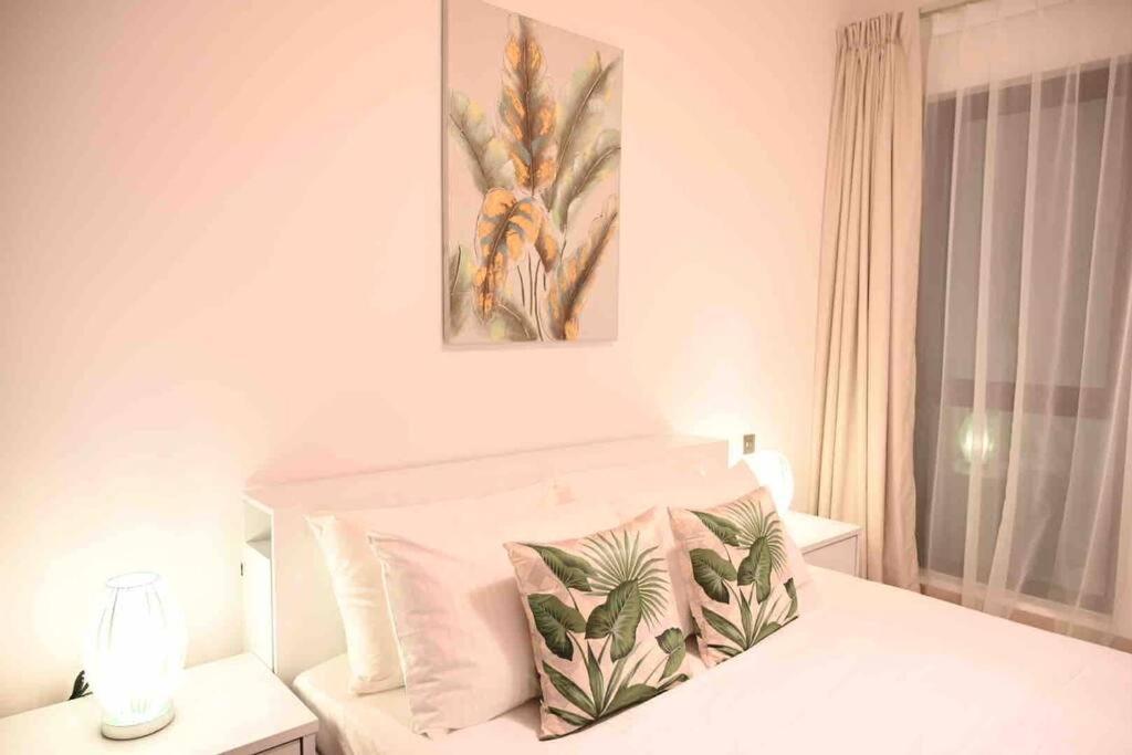 Brand New Furniture . Close To Dubai Mall. Esterno foto