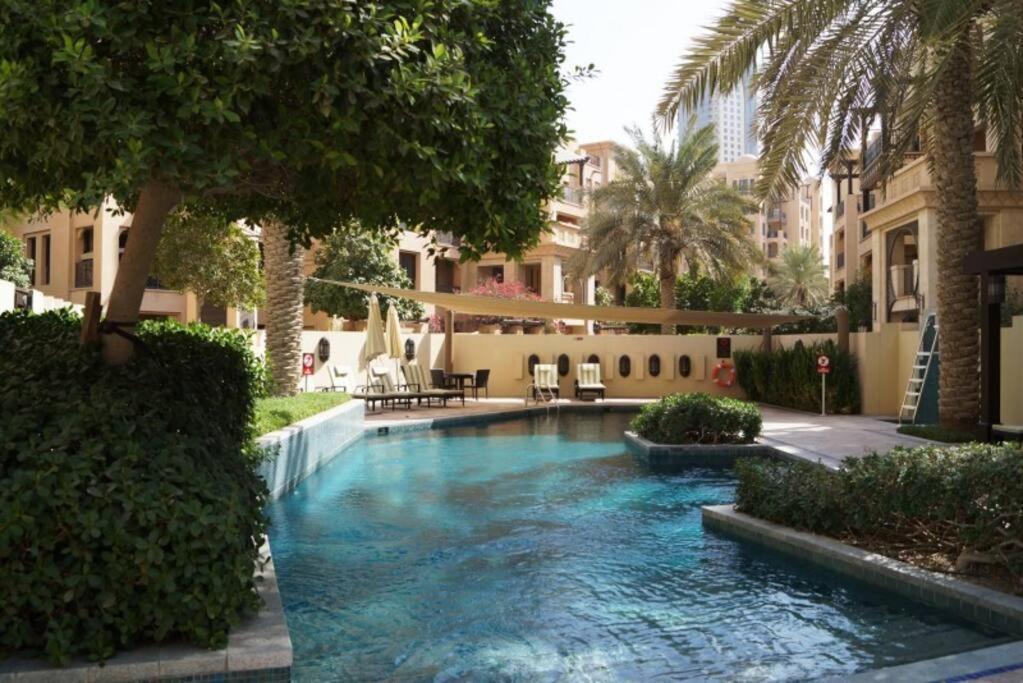 Brand New Furniture . Close To Dubai Mall. Esterno foto