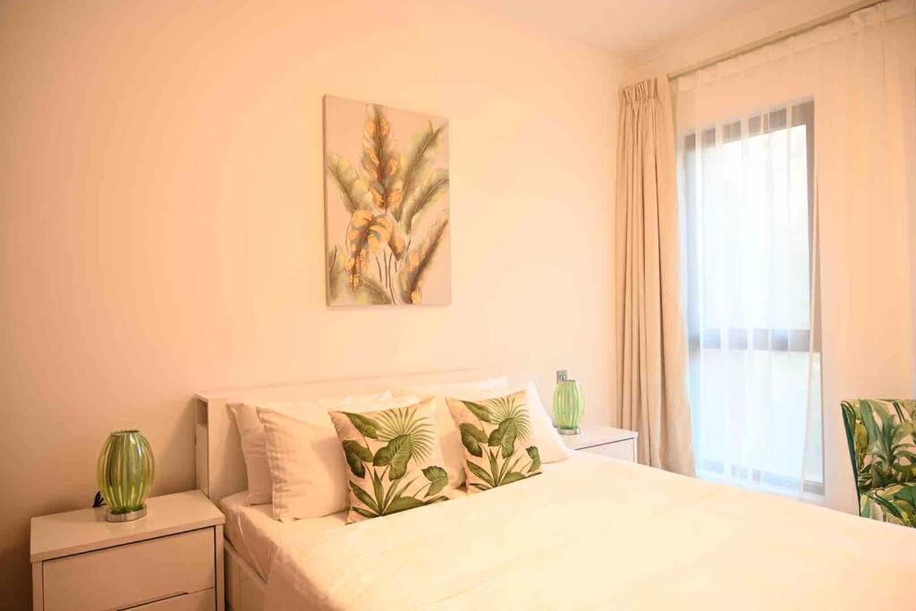 Brand New Furniture . Close To Dubai Mall. Esterno foto
