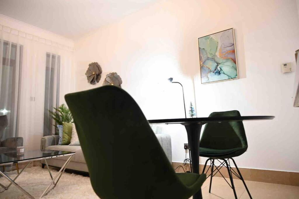 Brand New Furniture . Close To Dubai Mall. Esterno foto