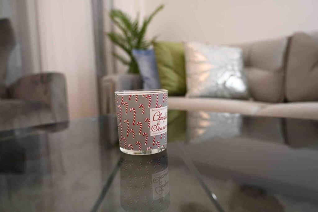 Brand New Furniture . Close To Dubai Mall. Esterno foto