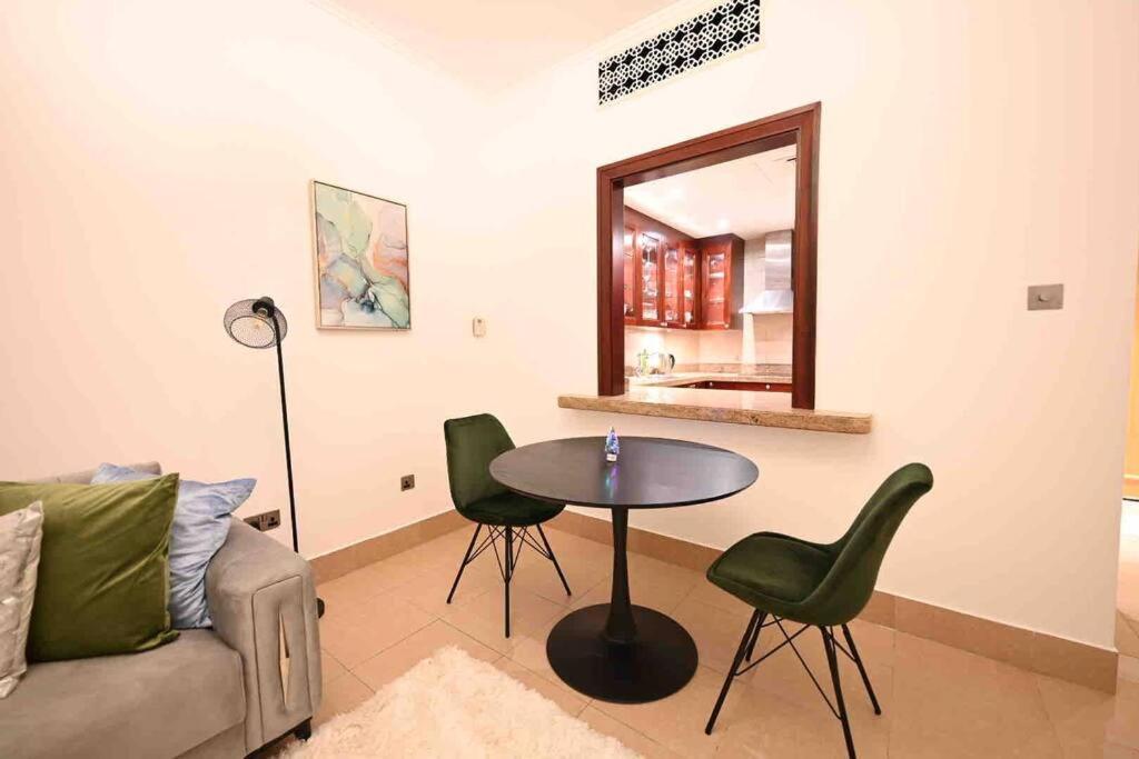 Brand New Furniture . Close To Dubai Mall. Esterno foto