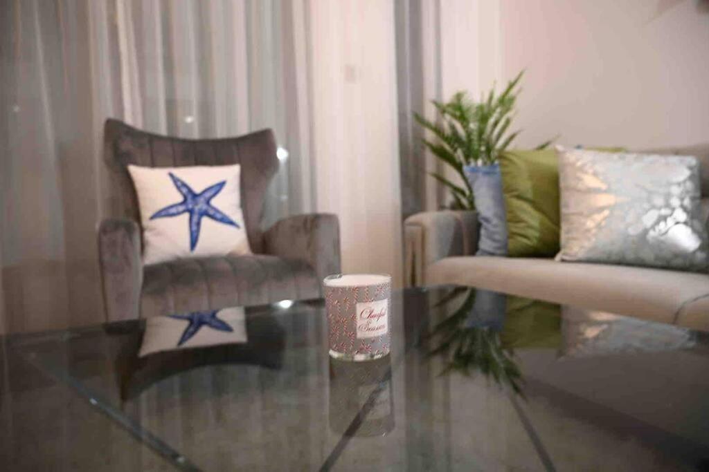 Brand New Furniture . Close To Dubai Mall. Esterno foto