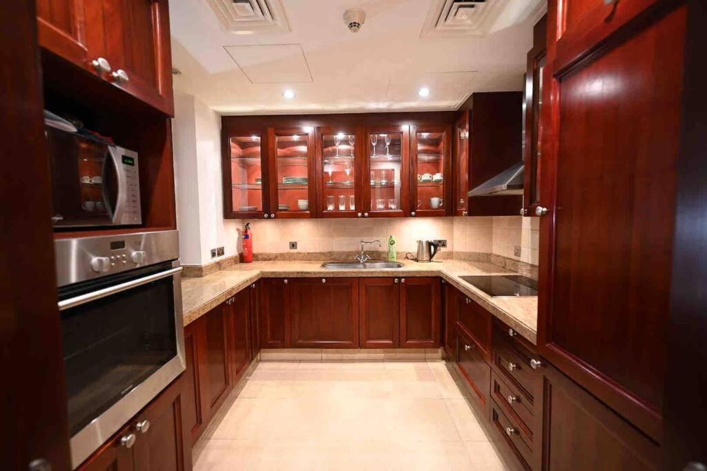 Brand New Furniture . Close To Dubai Mall. Esterno foto